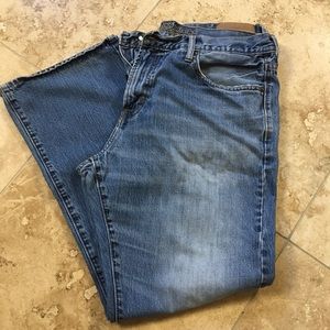 Men’s American Eagle jeans.